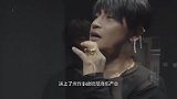 陈志朋复出时因怪异服装被喷，现因五星红旗获得支持