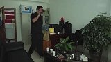 人生一串：尹大姐还有个拿手绝活，生烤鸡脚，这需要功夫！