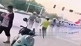 暴走队有特权啊？走路不用看红绿灯