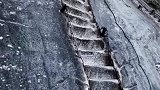 你眼中难以攀登的天梯，只是道长日常练功的工具