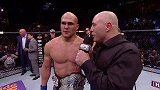 UFC-14年-UFC181赛后：罗比劳勒获胜后擂台采访-专题