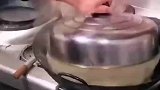 这道菜叫干煸蘑菇云吧