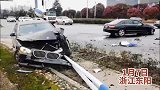 为抢黄灯通行,路口被撞翻车,十次事故九次快