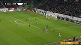 第54分钟伊斯坦布尔球员维斯卡射门 - 打偏