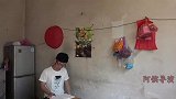 弟弟找哥哥借钱还债，哥哥拒绝了，嫂子把自己生二胎的钱借给了他