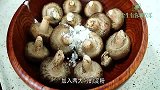 香菇清水洗不净，教你正确洗法，简单2步，虫卵杂质全跑光！