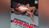 招牌地面锁喉!UFC“GOAT”背后降服对手