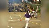 女侠好功夫！墨西哥5人制女足惊现神操作 任意球逆天假动作破门