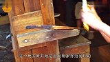 一个反重力的怪屋，水往高处流球往高处滚，人在里面都是倾斜的