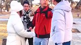 杜绝家庭暴力，大哥路见不平倒地相助，碰瓷还是帮忙