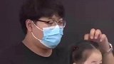 90后男幼师许云良我可以给小朋友扎辫子