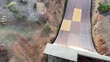 没抓住滑板就是另外一个故事了