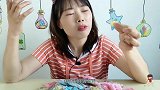 美食拆箱，妹子吃“蚊香盘软糖”一圈卷一圈，味道香甜软糯