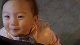 萌娃认错妈妈，最后表情逐渐尴尬
