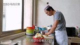 小伙用剩的花卷和土豆制作美食，太好吃