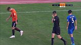 埃德尔背身1V2后脚跟制造角球 人和快速攻防被杨笑天回追化解