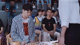 围棋冠军瞧不起任何人，不料女孩记忆力惊人，下秒让他刮目相看