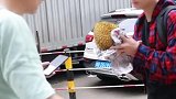 你拍榴莲的时候很帅，但你手抖的样子真的很狼狈