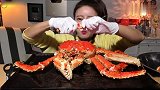 韩国妹子吃帝王蟹，一次吃一整只，这吃法真是炫富