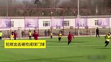 校园足球比赛竟脏话连篇 裁判昏哨遭场边教练破口大骂