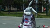篮球-18年-致敬经典！教授最新街球视频 变身兔八哥再续空中大灌篮传奇-专题
