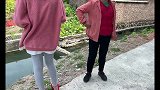 5岁的姑娘想嫁人，媒婆立马拿手机视频介绍给侄子，姑娘太抢手了