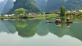 舟行碧波上，存折上的钱，全都拿来旅游用！