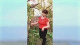 即使穿搭简单，可还是掩饰不住有魅力的身材