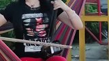 美女二胡版经典歌曲《童年》，太好听了