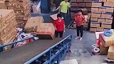 货箱在传送带上跳舞，原来制服它这么简单