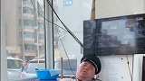 胖保安抓偷鸡贼没想到闹出了这样的尴尬事，结果让人出乎意料