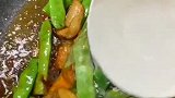 豆角焖面的做法1