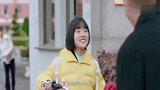 小美好妈妈在学校门口要小希穿秋裤,尴尬!