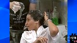 国外恶搞，洗头小工告诉妹子掉了一大撮头发，妹子崩溃痛哭发飙