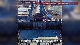 工作人员集体下班，游客带娃在景区被锁半小时：吼一嗓子也行啊，扭头就锁门去了
