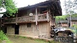 苗大姐带你听美声看美景，摘起树叶吹，你确定不是来搞笑的