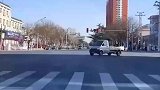 副驾驶装逼装成功了