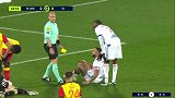 第47分钟里昂球员孟菲斯射门-绝佳机会被扑