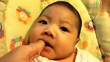 老手妈妈是怎么给还没有长牙的小宝宝刷牙的看完不后悔哦！