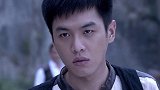鬼子被土匪伏击，没想到坦克赶来后，却开始轰炸“自己人”！