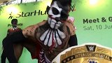 WWE-17年-巴洛尔新加坡出席活动 摔迷模仿其恶魔形态-专题