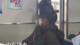 驾照候考，车管老侯飙英语他常为考生表演脱口秀，说快板