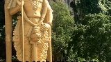 她们被称作“圣女”，从小被卖到寺院，供高僧享用