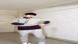 简单易学的一段舞蹈，小哥哥却跳得很酷炫，果然这是看颜值的