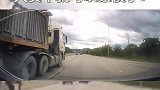 开车路上真不能靠近大货车，这种堪比谋杀，后视镜是装饰吗