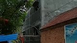 大衣哥自己掏钱给侄子建的小洋楼，在村里简直太显眼了！