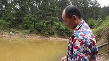 钓了一下午以为要落空，准备收工时意外钓到一条3斤左右的鲶鱼