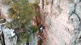 最美的石峰林，天子山御笔峰绕飞