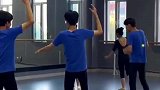 舞蹈专业高一新生跳民族舞，动作就像打太极