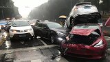 “新手”司机试驾致5车“叠罗汉”：误把油门当刹车 负全责
